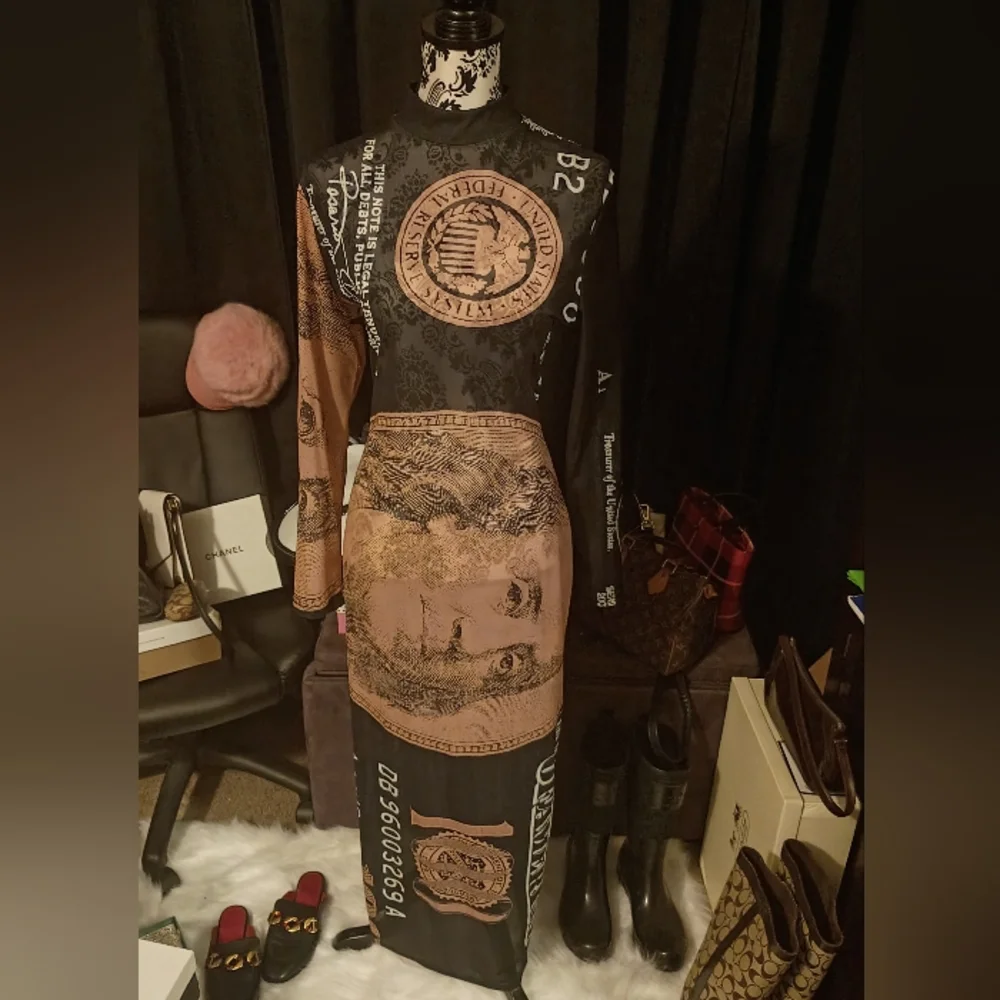 Long-Sleeve Graphic Print Maxi Dress in Black and Brown - Picture 1 of 3